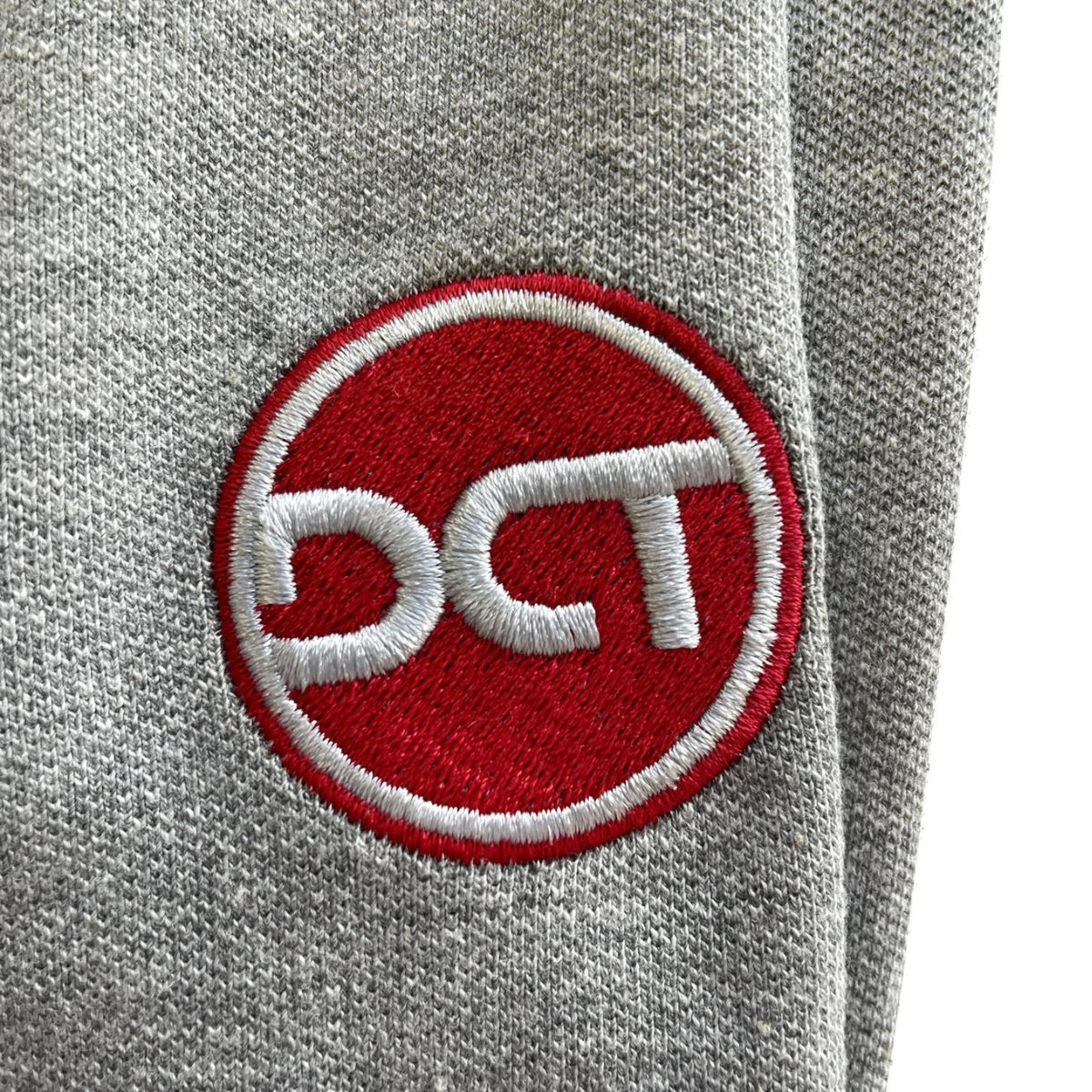 výšivka na textil pro firmu DCT